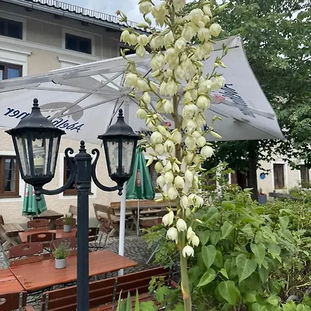 Landgasthof Neuwirt Seeon 2*