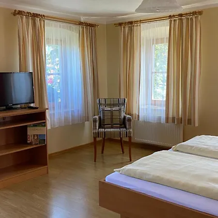 فندق Landgasthof Neuwirt Seeon 2*